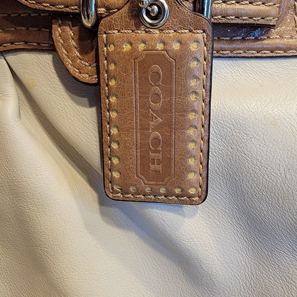 Coach Y2K Off White Leather Sachel With Chain Detail - Picture 5 of 14